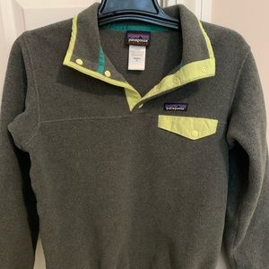 Grey Patagonia synchilla pullover